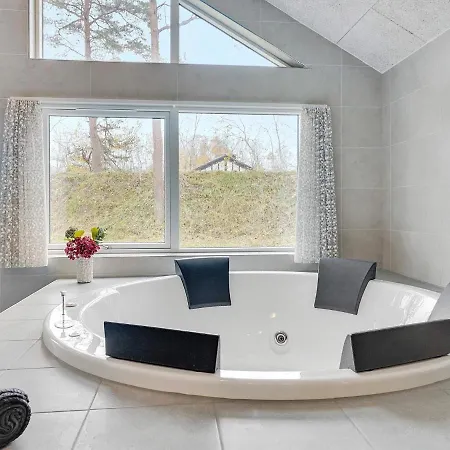 Luxury House With Bøtø By