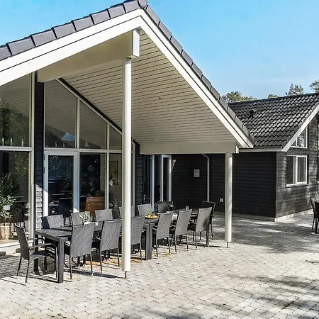 Luxury House With - By Traum Сasa de vacaciones Bøtø By