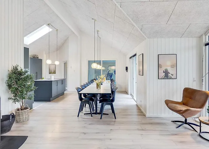 Luxury House With - By Traum Сasa de vacaciones Bøtø By